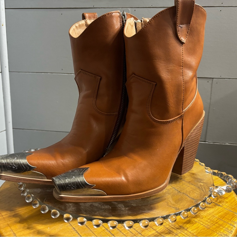Brown Heeled Ankle Boots with Pointed Toe